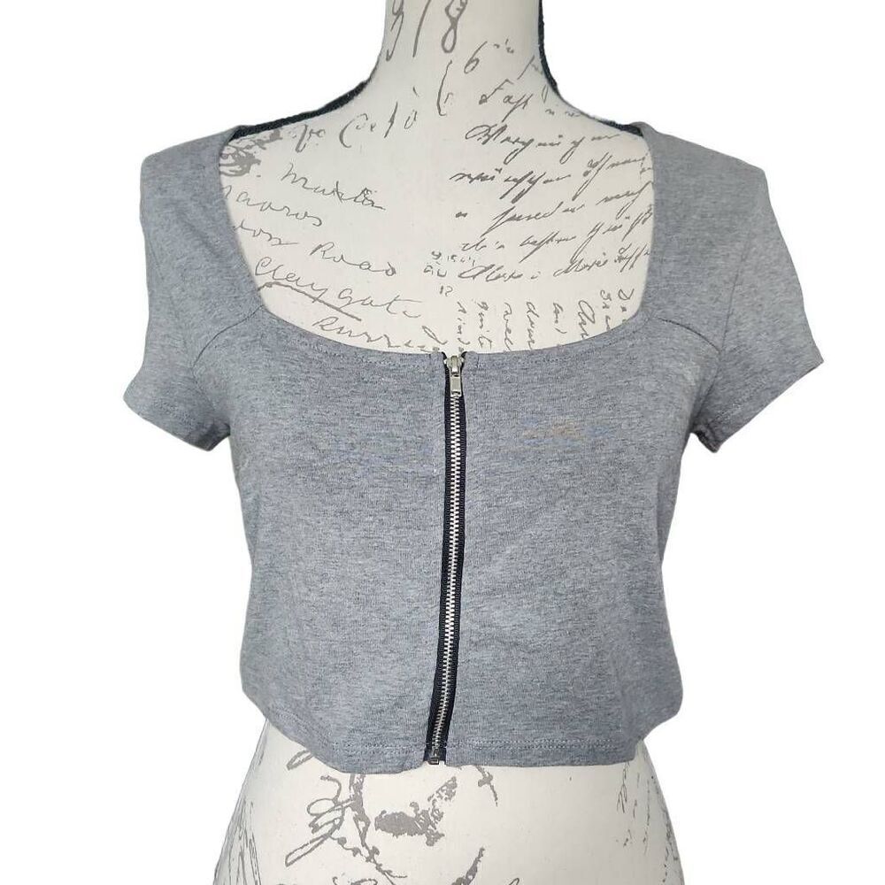 Forever 21 Women's Size Large Gray Black Zip Down Crop Top